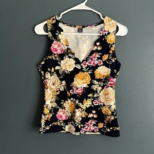 Floral tank, scallop detail